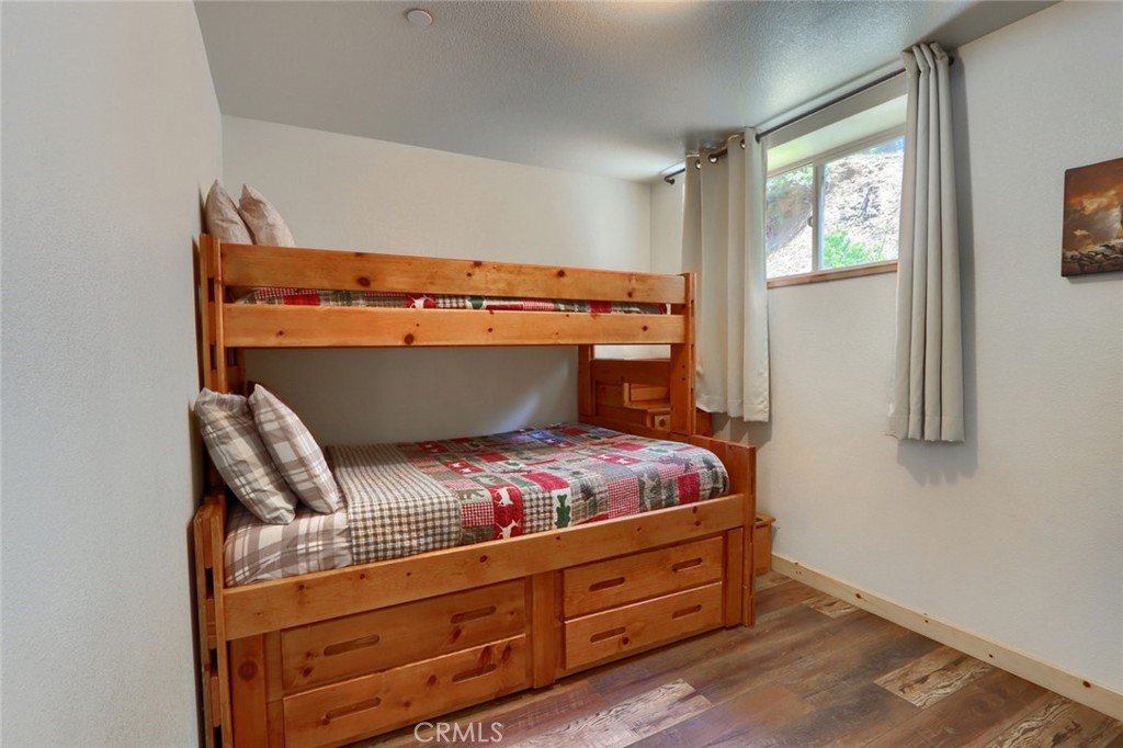 7400 Choke Cherry Ln, Yosemite, CA 95389