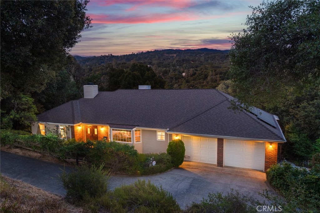 39309 Forest Park Ln, Oakhurst, CA 93644