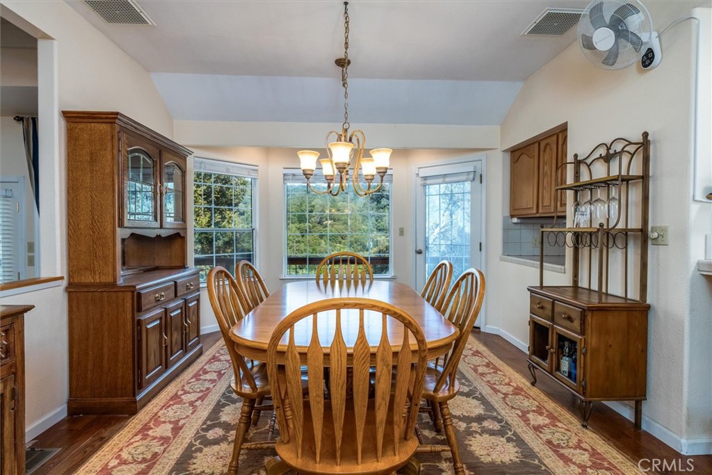 39309 Forest Park Ln, Oakhurst, CA 93644