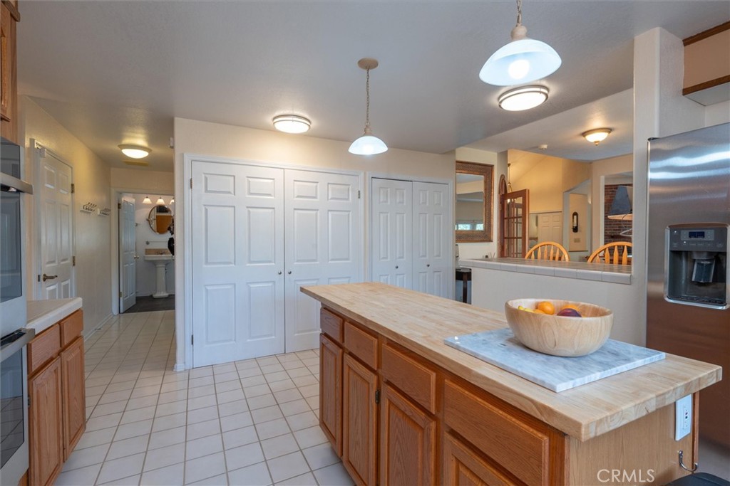 39309 Forest Park Ln, Oakhurst, CA 93644