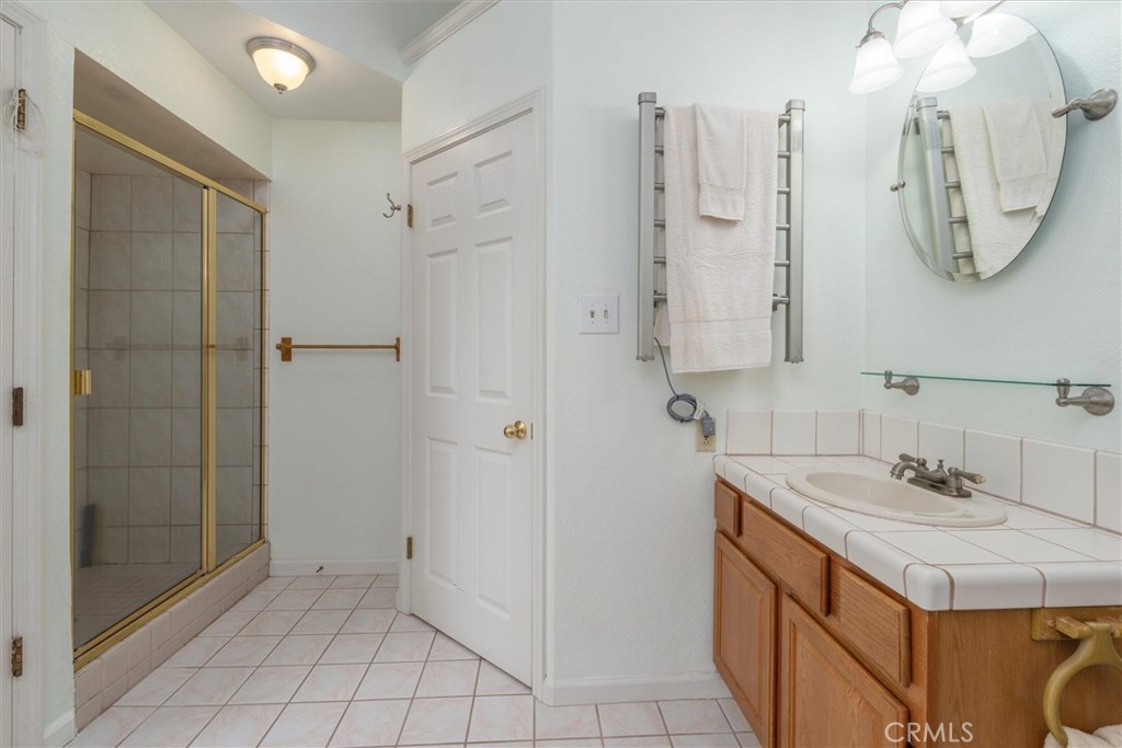 39309 Forest Park Ln, Oakhurst, CA 93644