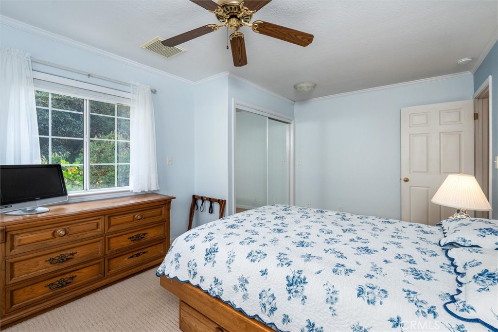 39309 Forest Park Ln, Oakhurst, CA 93644