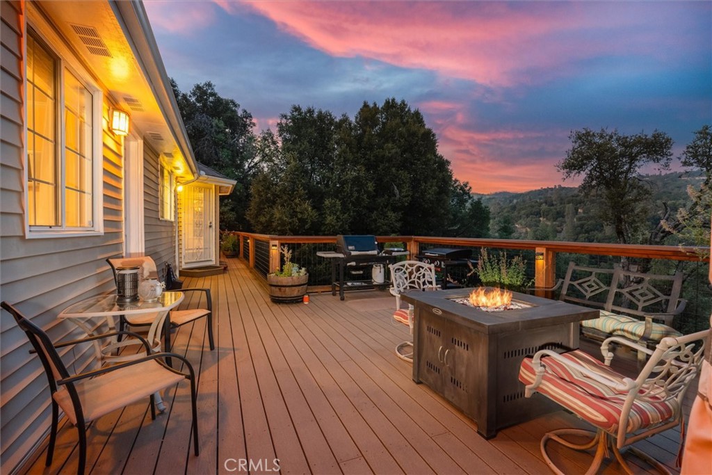 39309 Forest Park Ln, Oakhurst, CA 93644