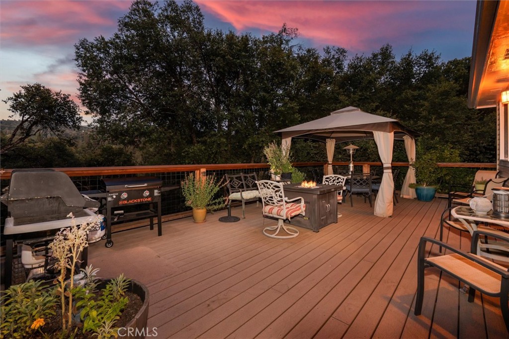 39309 Forest Park Ln, Oakhurst, CA 93644