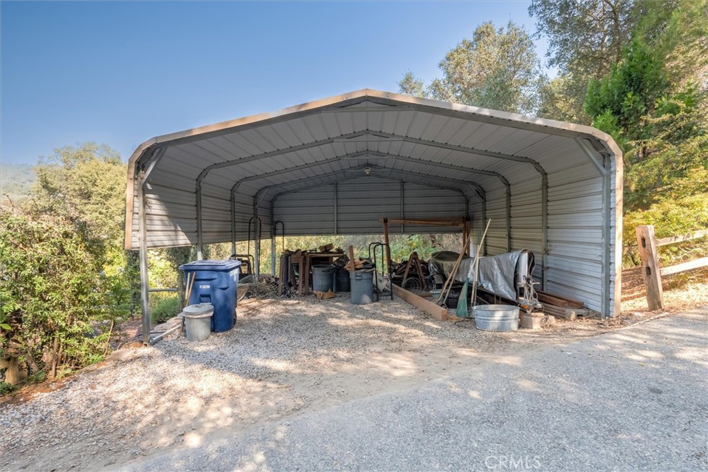 39309 Forest Park Ln, Oakhurst, CA 93644