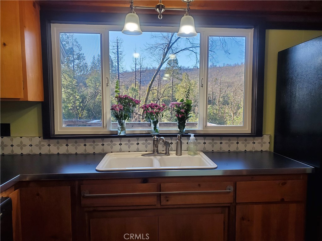 60036 S Cascadel Dr, North Fork, CA 93643