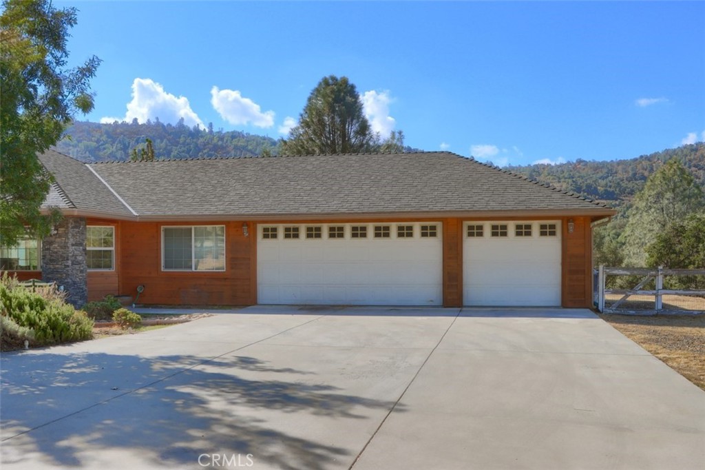 38788 Goldenrod Ln, Oakhurst, CA 93644