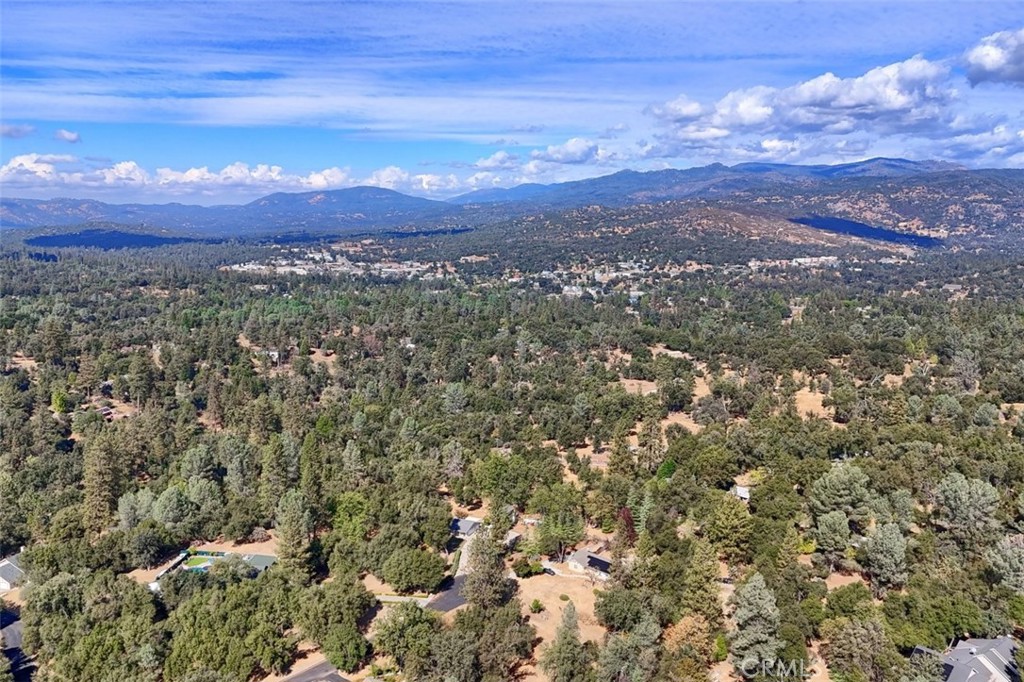 38788 Goldenrod Ln, Oakhurst, CA 93644
