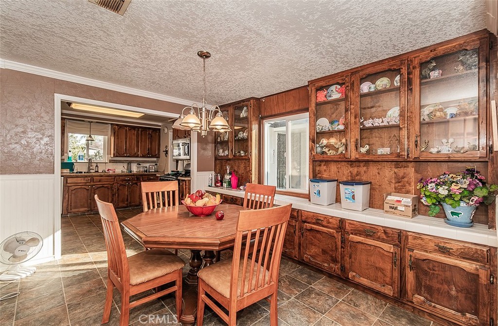 836 12th St, Orange Cove, CA 93646