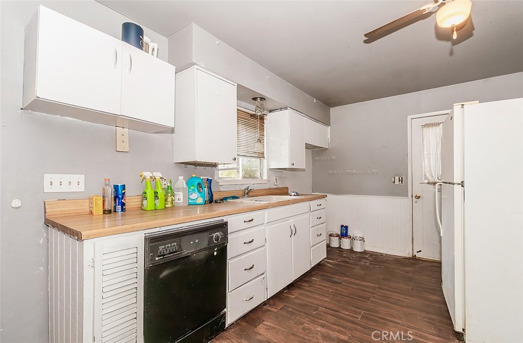 836 12th St, Orange Cove, CA 93646