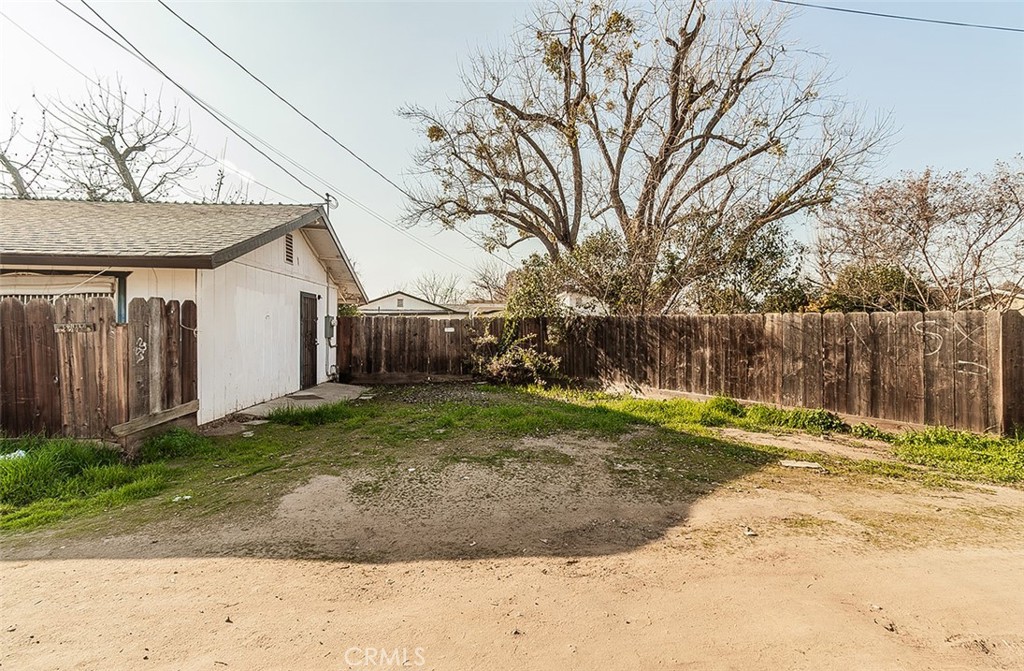 836 12th St, Orange Cove, CA 93646