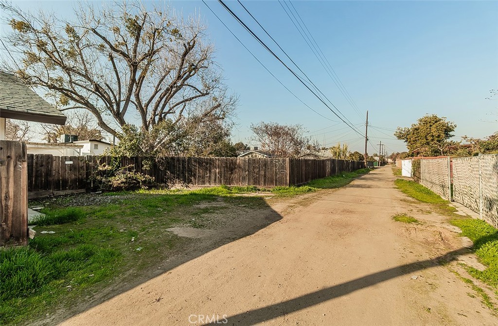 836 12th St, Orange Cove, CA 93646