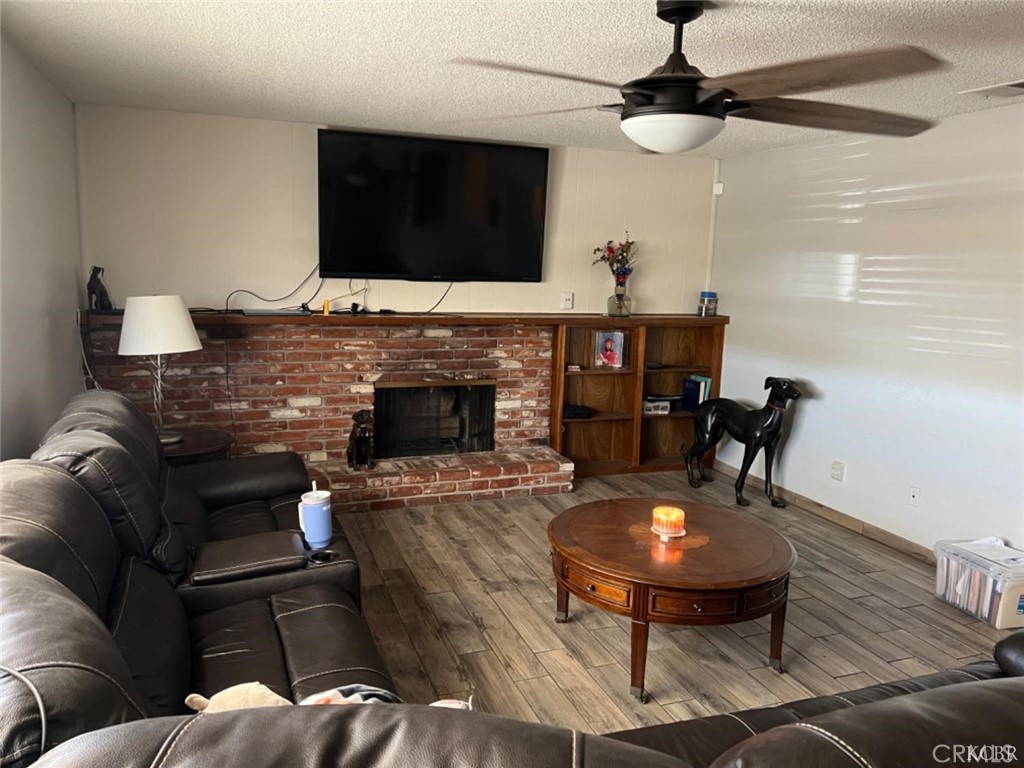 1923 Emma Lee Unit A, Hanford, CA 93230