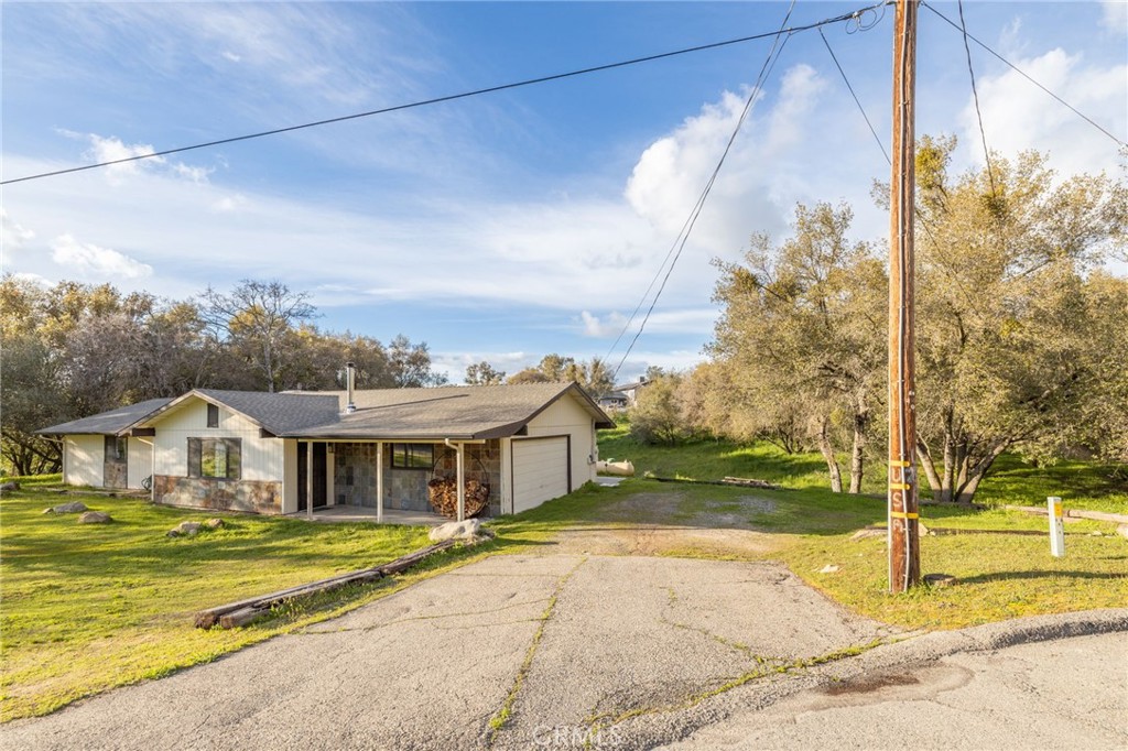 43317 Running Deer Ct, Coarsegold, CA 93614