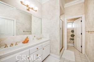 18300 Watts Valley Rd, Sanger, CA 93657