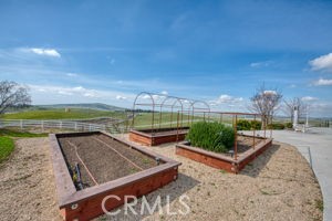 18300 Watts Valley Rd, Sanger, CA 93657