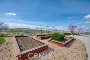 18300 Watts Valley Rd, Sanger, CA 93657