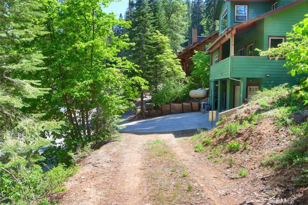 7420 Henness Ridge Rd, Yosemite, CA 95389