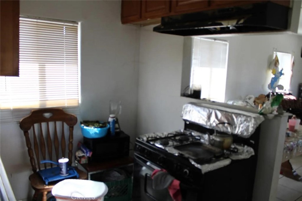 241 Hull Ave, Madera, CA 93638