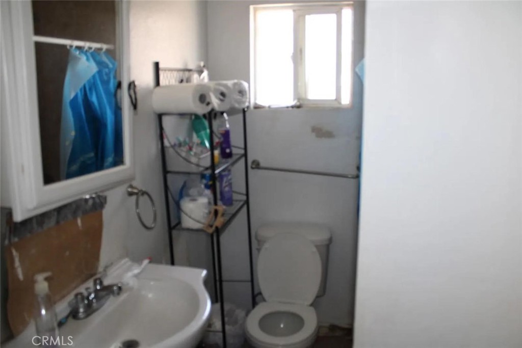 241 Hull Ave, Madera, CA 93638