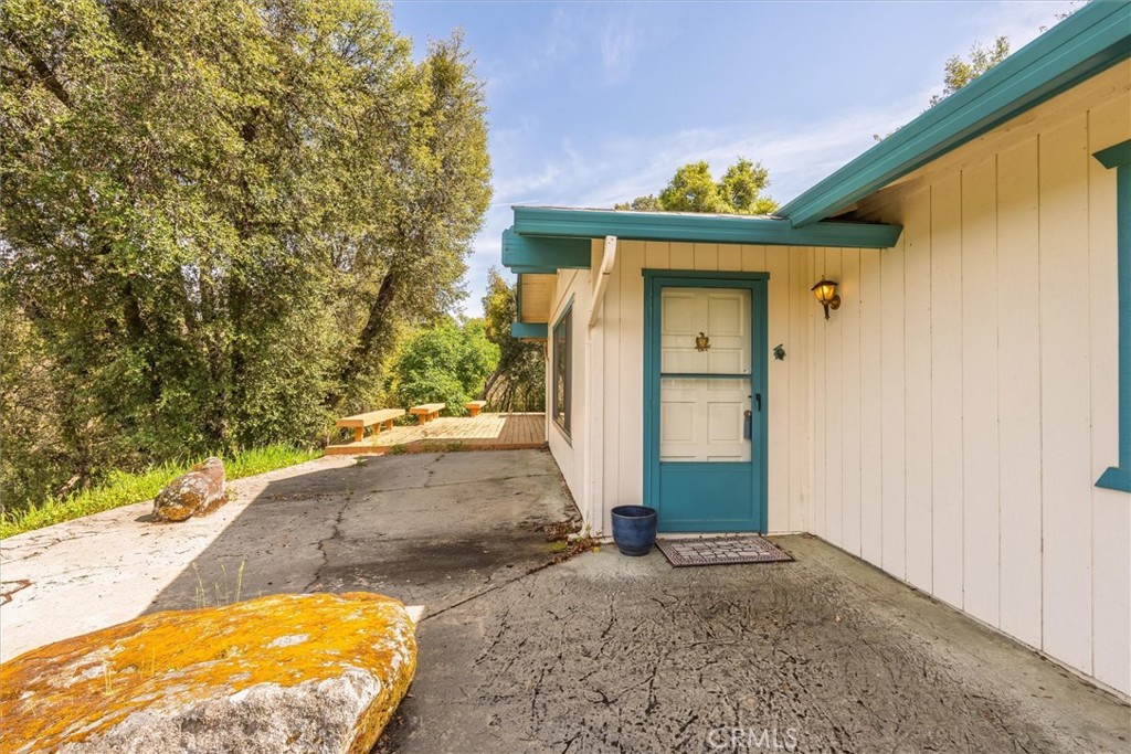 50566 Critter Creek Ln, Oakhurst, CA 93644