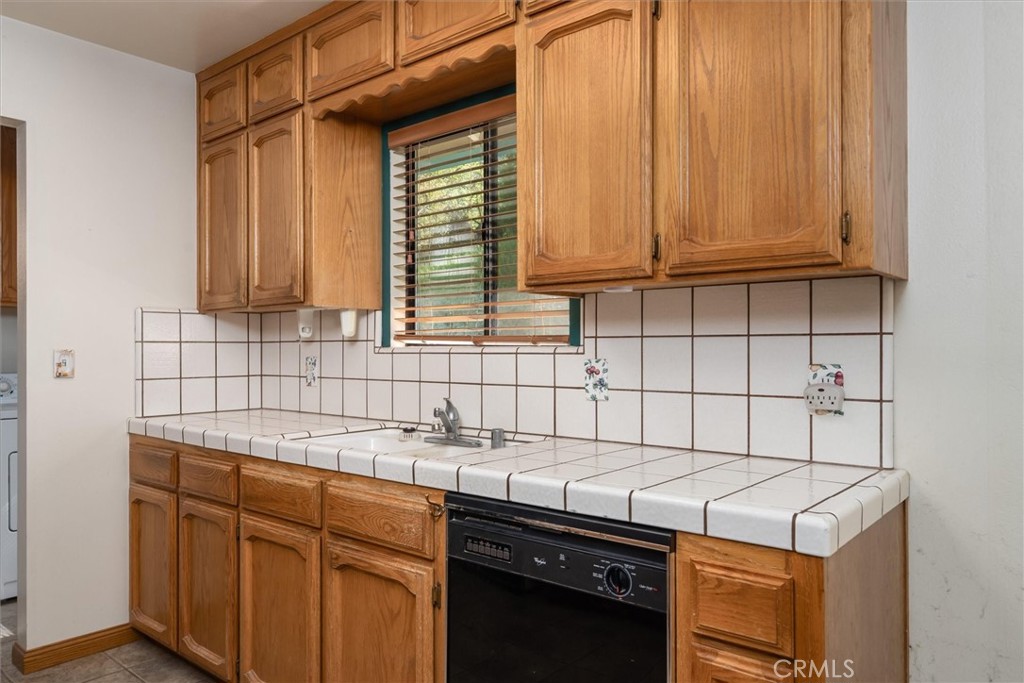 50566 Critter Creek Ln, Oakhurst, CA 93644