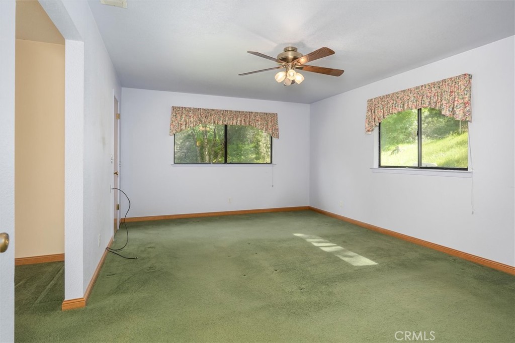 50566 Critter Creek Ln, Oakhurst, CA 93644