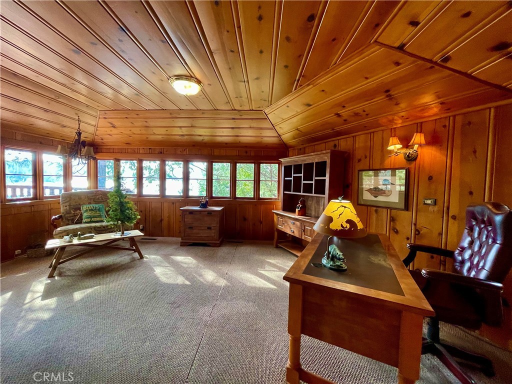 39121 Lake Dr, Bass Lake, CA 93604