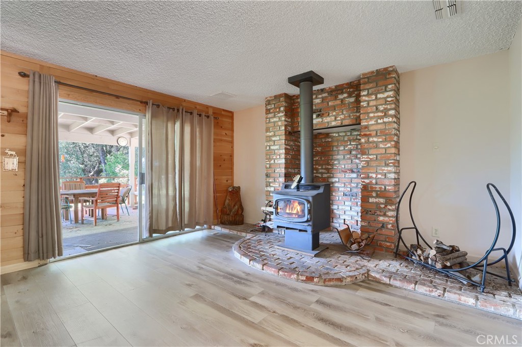 42275 Buckeye Rd, Oakhurst, CA 93644