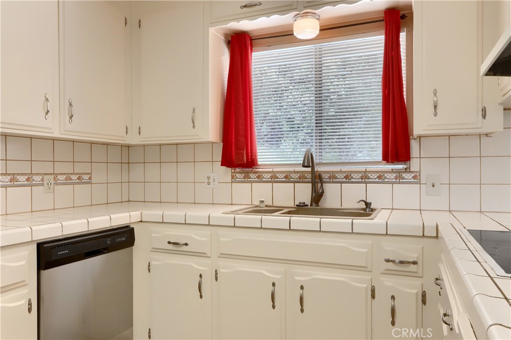 42275 Buckeye Rd, Oakhurst, CA 93644