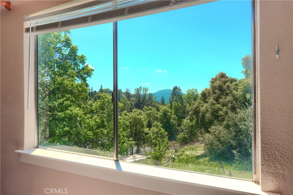 42275 Buckeye Rd, Oakhurst, CA 93644