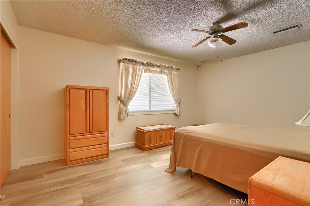 42275 Buckeye Rd, Oakhurst, CA 93644