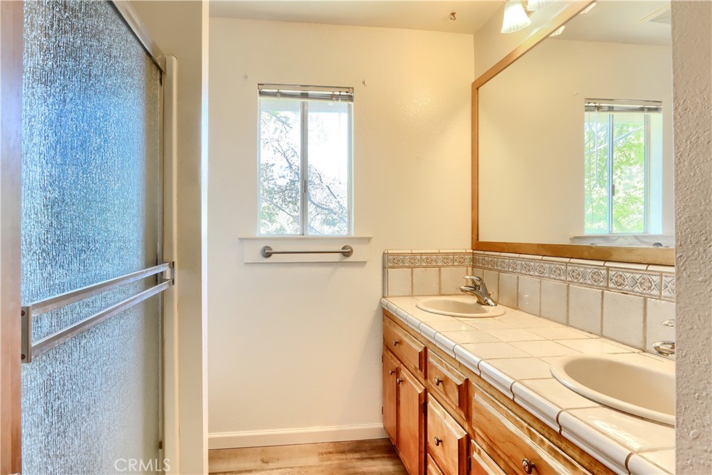 42275 Buckeye Rd, Oakhurst, CA 93644