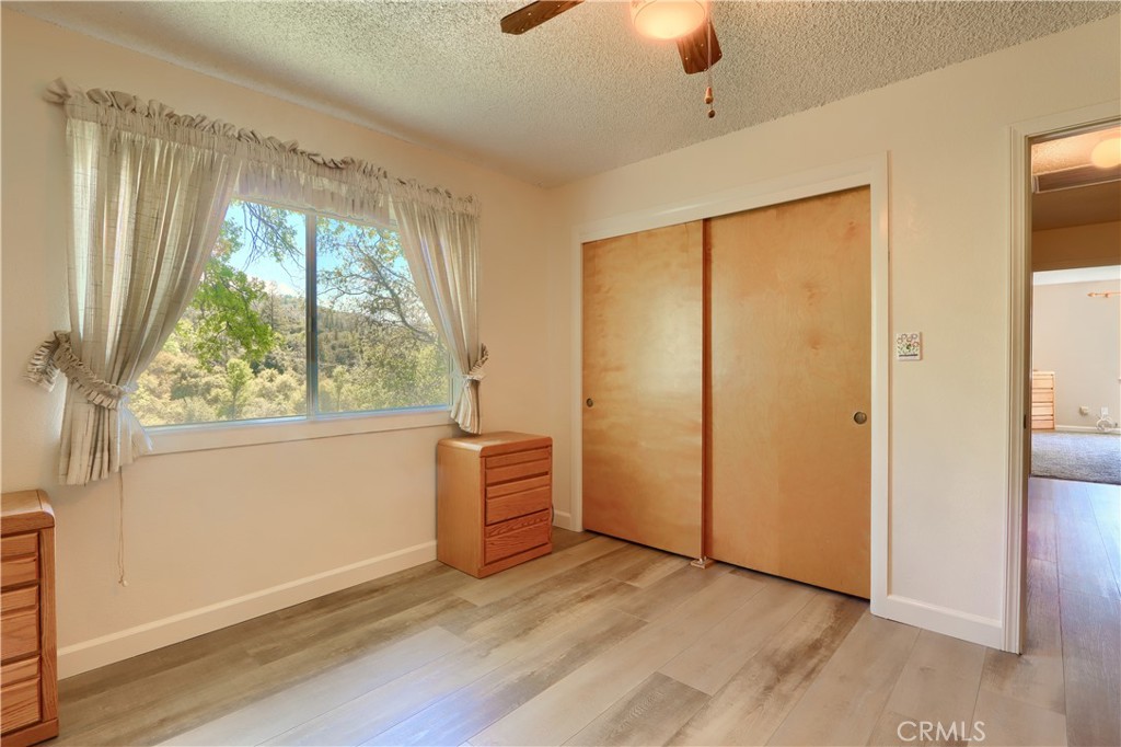 42275 Buckeye Rd, Oakhurst, CA 93644