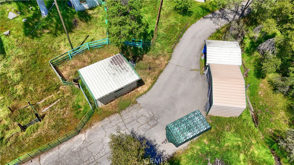 42275 Buckeye Rd, Oakhurst, CA 93644