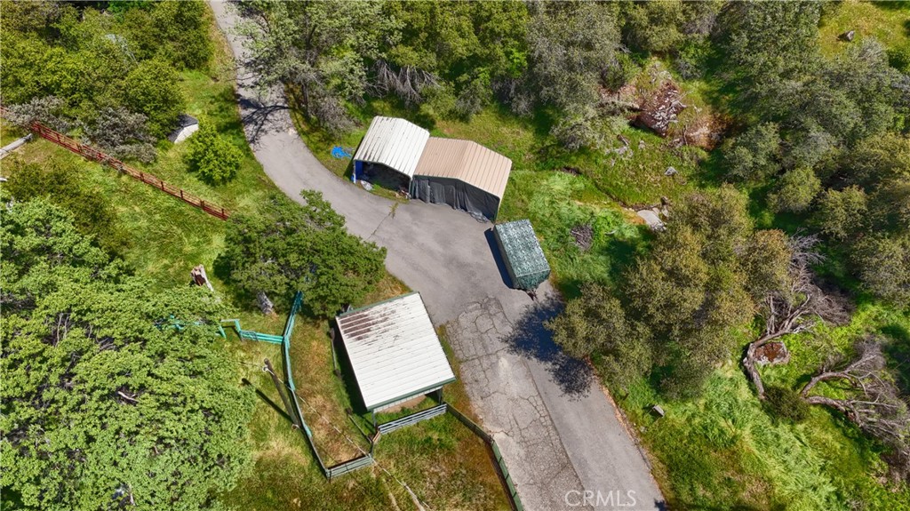 42275 Buckeye Rd, Oakhurst, CA 93644