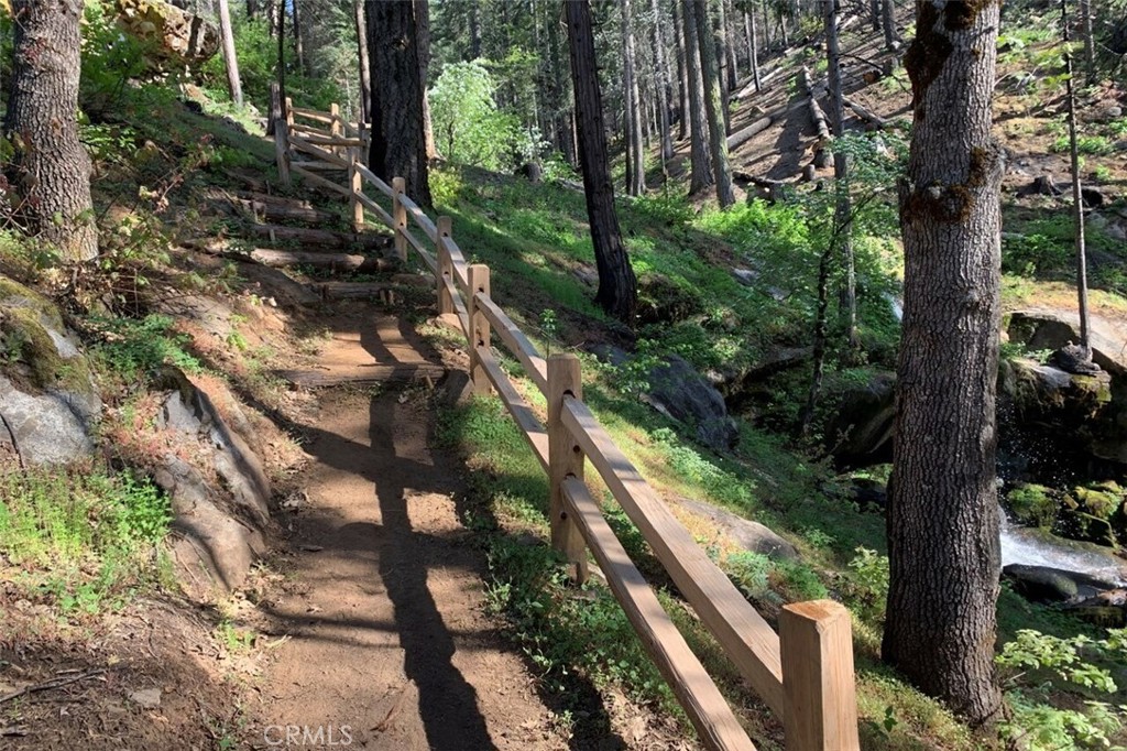 7170 7174 Yosemite Park Way, Yosemite, CA 95389