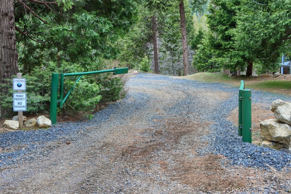 7170 7174 Yosemite Park Way, Yosemite, CA 95389