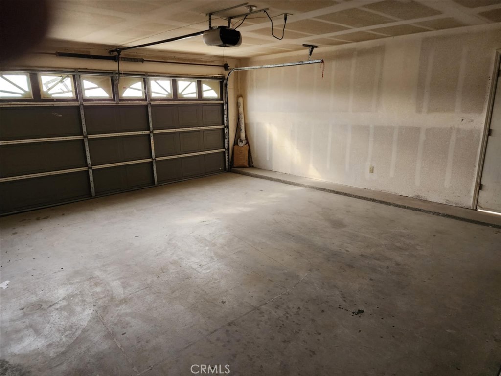 725 18th Pl, Delano, CA 93215