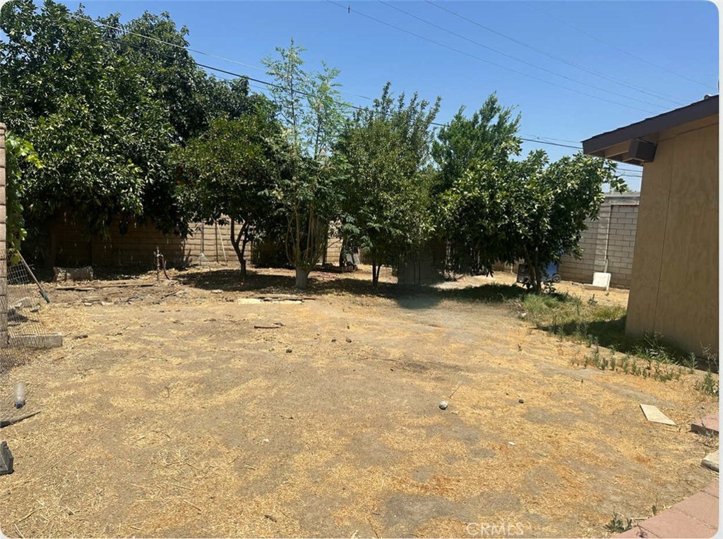 725 18th Pl, Delano, CA 93215