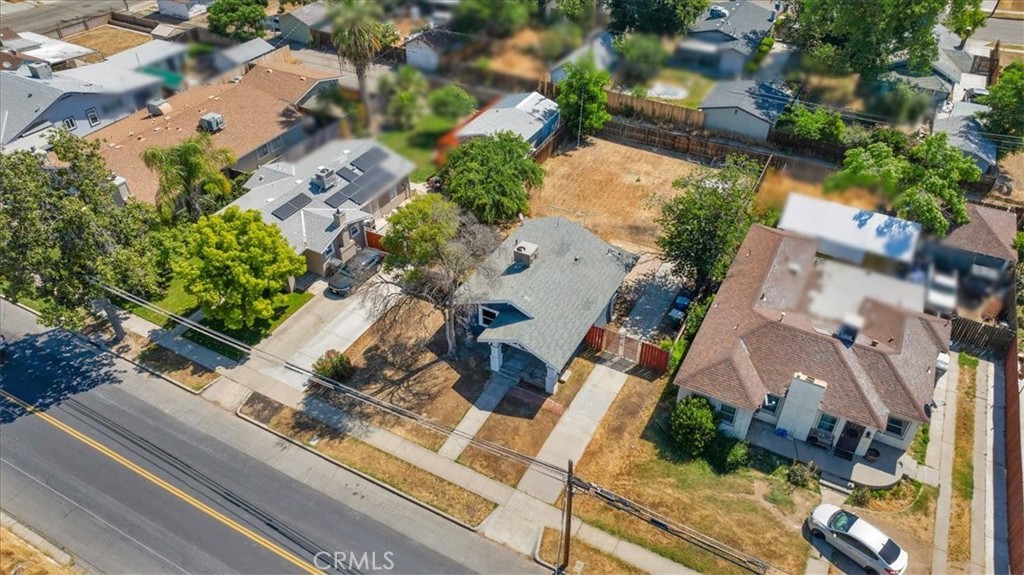 1906 N Fruit Ave, Fresno, CA 93705