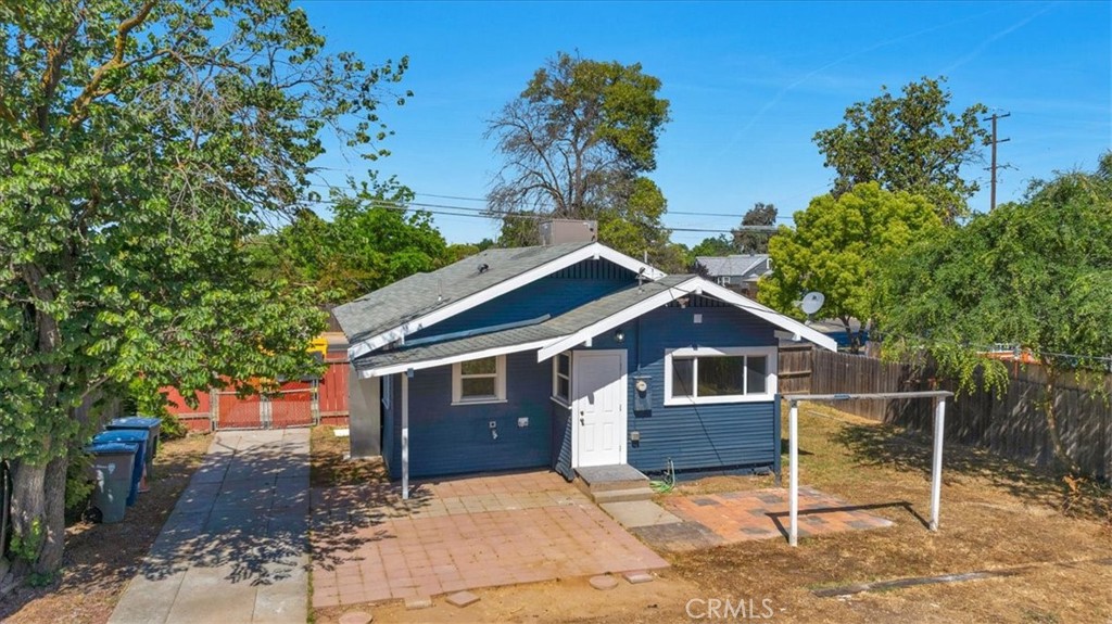 1906 N Fruit Ave, Fresno, CA 93705