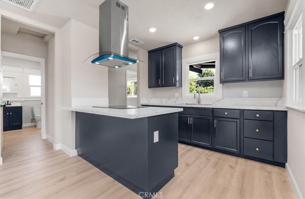 1906 N Fruit Ave, Fresno, CA 93705