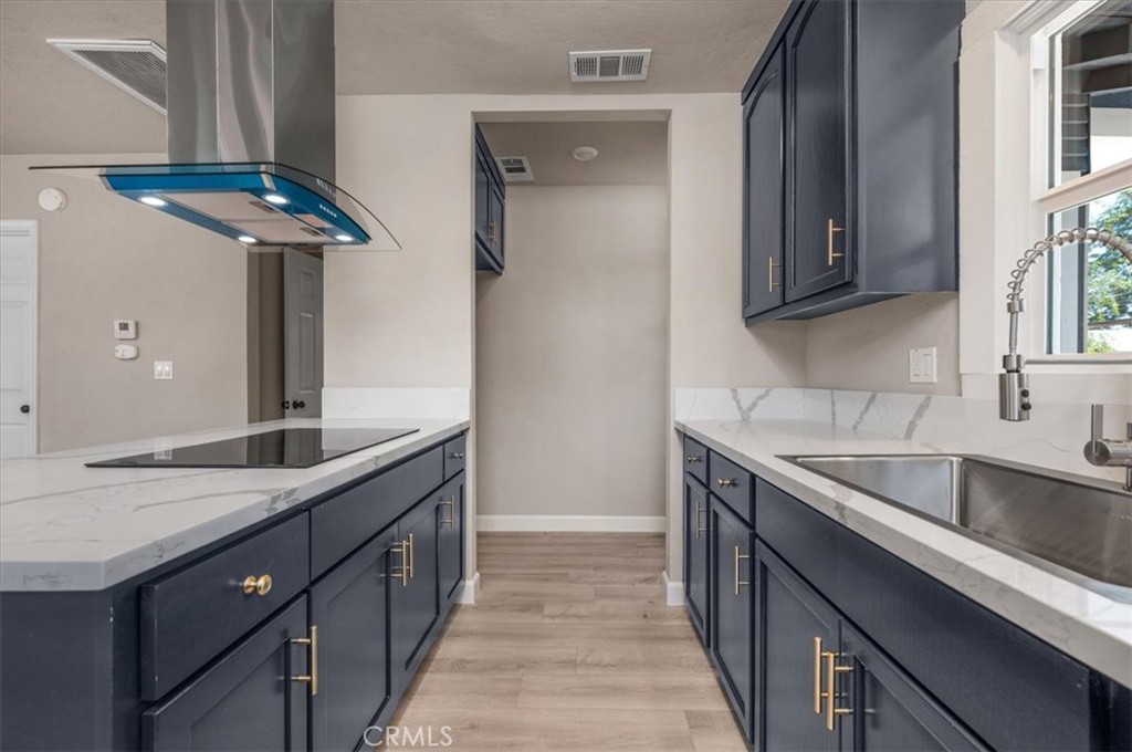 1906 N Fruit Ave, Fresno, CA 93705