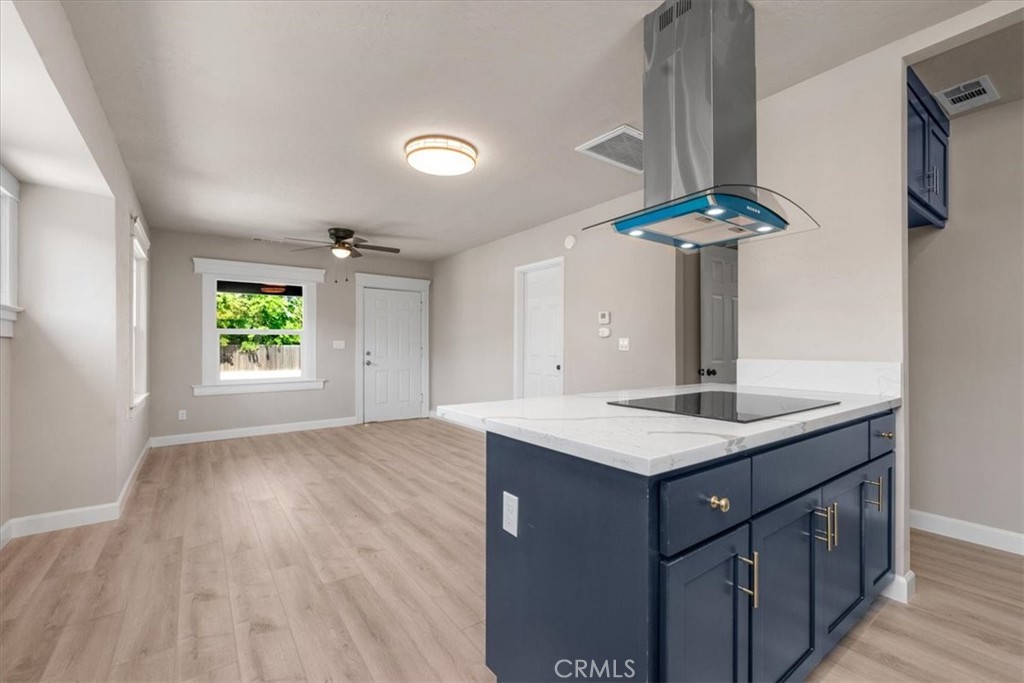 1906 N Fruit Ave, Fresno, CA 93705