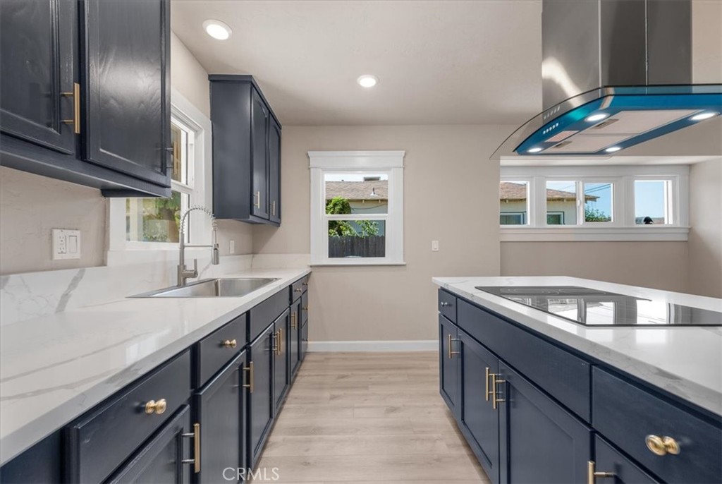 1906 N Fruit Ave, Fresno, CA 93705