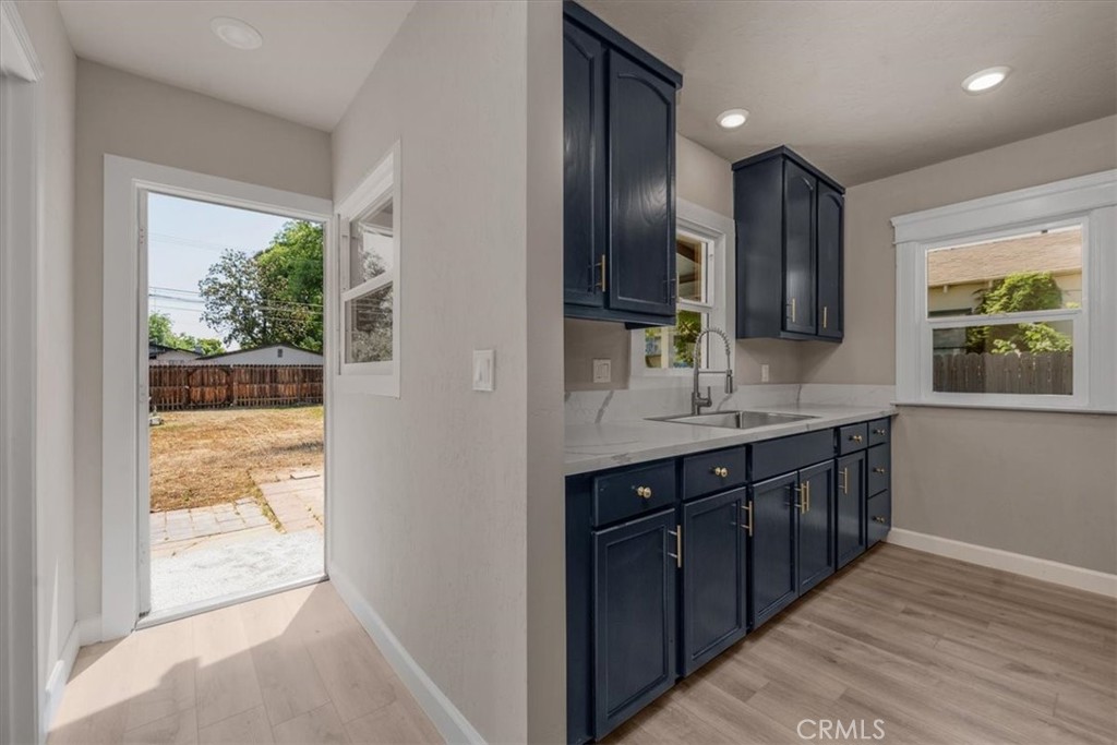 1906 N Fruit Ave, Fresno, CA 93705