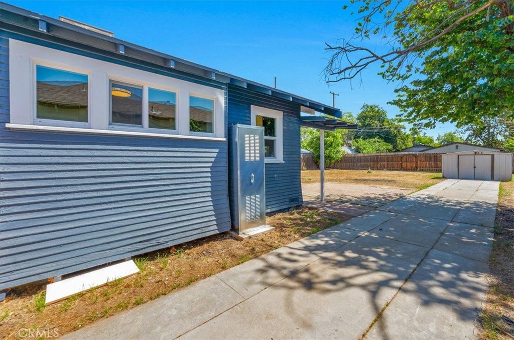 1906 N Fruit Ave, Fresno, CA 93705