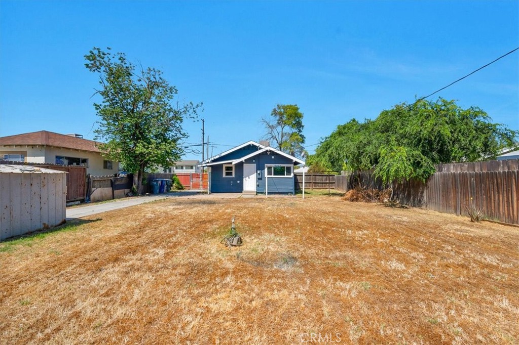 1906 N Fruit Ave, Fresno, CA 93705