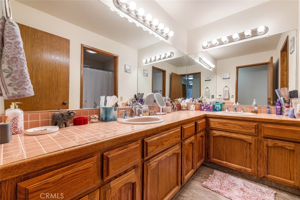 2604 Veneman Ave, Modesto, CA 95356